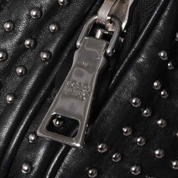 PRADA プラダ スタッズ ミディアム BT861S ショルダーバッグ レザー ブラック 美品 中古 4a001059