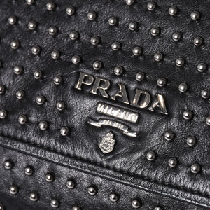 PRADA プラダ スタッズ ミディアム BT861S ショルダーバッグ レザー ブラック 美品 中古 4a001059
