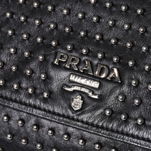 画像をギャラリービューアに読み込む, PRADA プラダ スタッズ ミディアム BT861S ショルダーバッグ レザー ブラック 美品 中古 4a001059