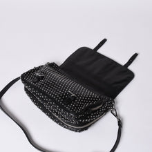 画像をギャラリービューアに読み込む, PRADA プラダ スタッズ ミディアム BT861S ショルダーバッグ レザー ブラック 美品 中古 4a001059
