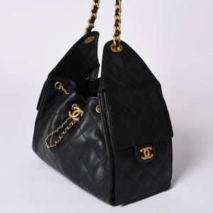 Like new CHANEL Chanel 25 Small Handbag AS5293 Random Number Coco Mark Caviar Skin Black Used 4a001335