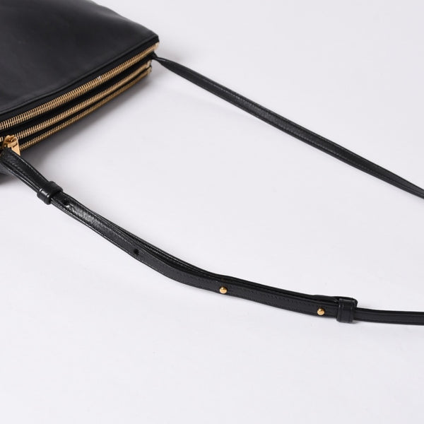 CELINE セリーヌ トリオ ラージ ショルダーバッグ ラムスキン レザー ブラック ゴールド金具 171453 美品 中古 4a000859