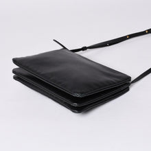 Load image into Gallery viewer, CELINE セリーヌ トリオ ラージ ショルダーバッグ ラムスキン レザー ブラック ゴールド金具 171453 美品 中古 4a000859