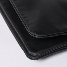 Load image into Gallery viewer, CELINE セリーヌ トリオ ラージ ショルダーバッグ ラムスキン レザー ブラック ゴールド金具 171453 美品 中古 4a000859