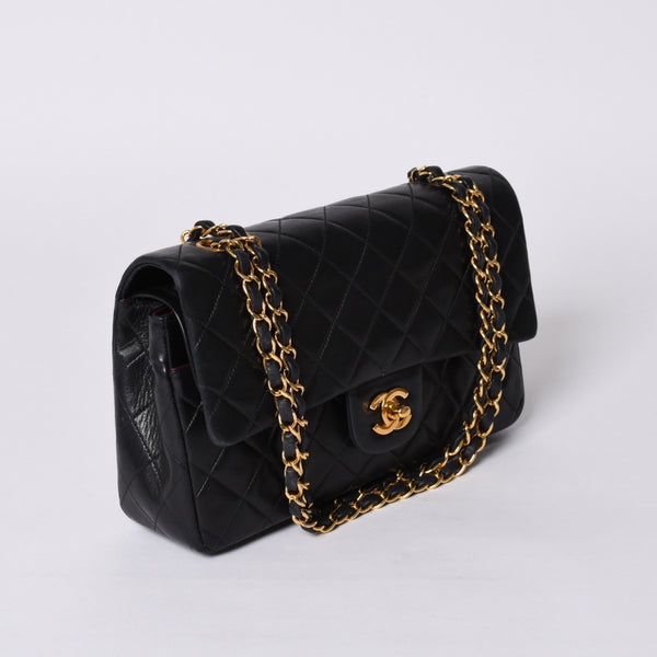 極美品 CHANEL シャネル マトラッセ25 Wフラップ Wチェーンショルダーバッグ 4番台 ココマーク ラムスキン ブラック中古 4a001342