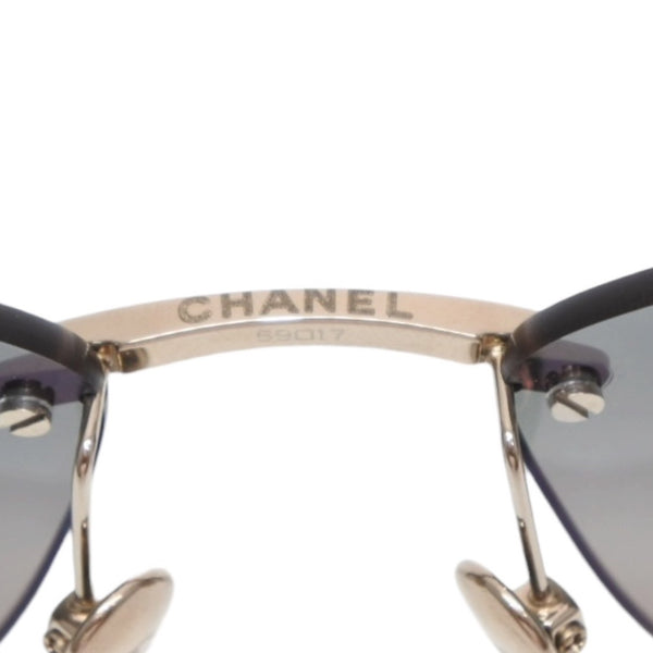 極美品 CHANEL シャネル リムレス サングラス ココマーク グレー チタン製 ケース付き キャッツアイ型レンズ 美品 中古 4a001385