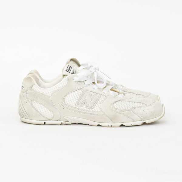 MIU MIU ミュウミュウ × NEW BALANCE ニューバランス スウェード メッシュ 5E165E ベージュ ホワイト 美品 中古 4a001416