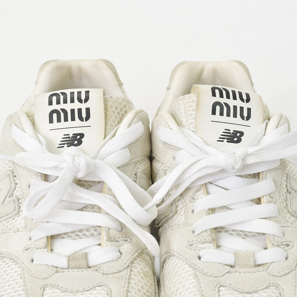MIU MIU ミュウミュウ × NEW BALANCE ニューバランス スウェード メッシュ 5E165E ベージュ ホワイト 美品 中古 4a001416