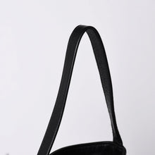 画像をギャラリービューアに読み込む, 極美品 CHROME HEARTS クロムハーツ DAGGER DRACULA BAG ダガー ドラキュラ ハンドバッグ ダガー装飾 ブラック シルバー925 中古 4a001361