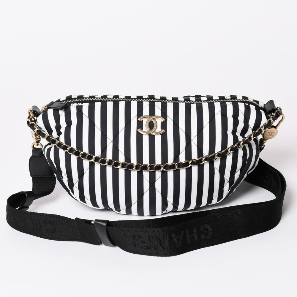 新品未使用 CHANEL シャネル ココビーチ HOBO LARGE ラージ ホーボー ショルダーバッグ AS4698 ランダム番台 ココマーク 中古 4a001432