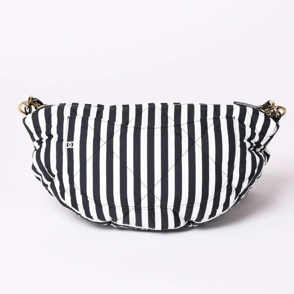 新品未使用 CHANEL シャネル ココビーチ HOBO LARGE ラージ ホーボー ショルダーバッグ AS4698 ランダム番台 ココマーク 中古 4a001432