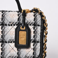 画像をギャラリービューアに読み込む, 新品同様 CHANEL シャネル スモール トップハンドル フラップバッグ AS3652 ランダム番台 ココマーク ツイード レザー マルチカラー 中古 4a001986