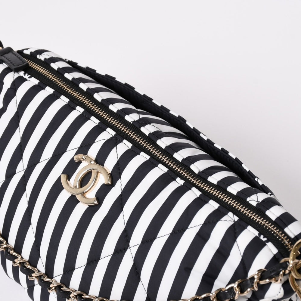 New and unused CHANEL Coco Beach HOBO LARGE Large Hobo Shoulder Bag AS4698 Random Number Coco Mark Used 4a001432