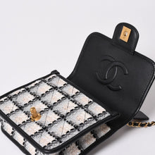 画像をギャラリービューアに読み込む, 新品同様 CHANEL シャネル スモール トップハンドル フラップバッグ AS3652 ランダム番台 ココマーク ツイード レザー マルチカラー 中古 4a001986