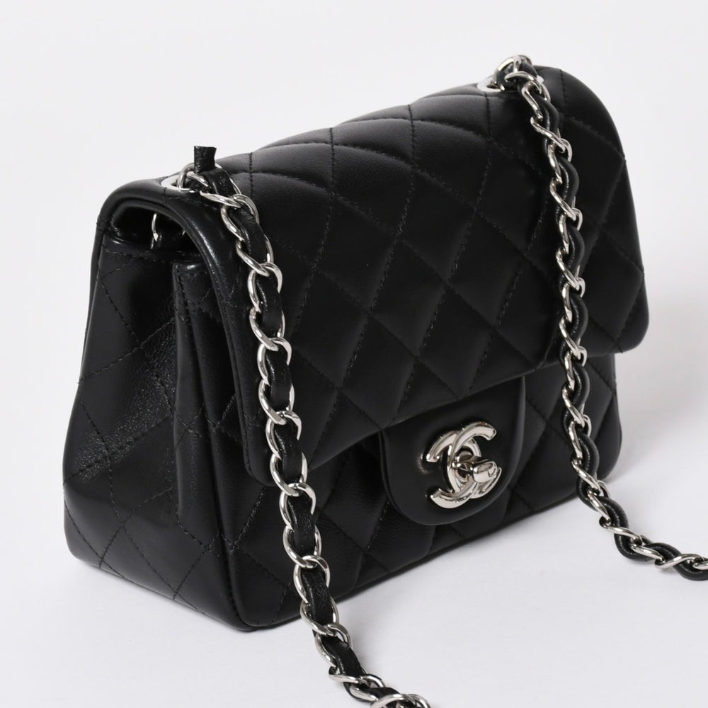 Like new CHANEL Mini Matelasse 16 Chain Shoulder Bag A35200 Random Number Coco Mark Lambskin SV Hardware Used 4a002013