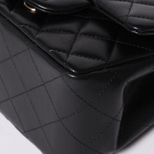 Load image into Gallery viewer, 新品同様 CHANEL シャネル ミニマトラッセ16 チェーンショルダーバッグ A35200 ランダム番台 ココマーク ラムスキン SV金具 中古 4a002013