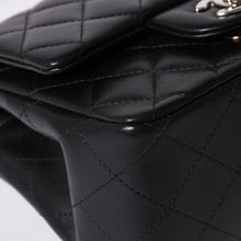 Load image into Gallery viewer, 新品同様 CHANEL シャネル ミニマトラッセ16 チェーンショルダーバッグ A35200 ランダム番台 ココマーク ラムスキン SV金具 中古 4a002013