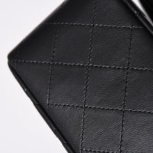 Load image into Gallery viewer, 新品同様 CHANEL シャネル ミニマトラッセ16 チェーンショルダーバッグ A35200 ランダム番台 ココマーク ラムスキン SV金具 中古 4a002013