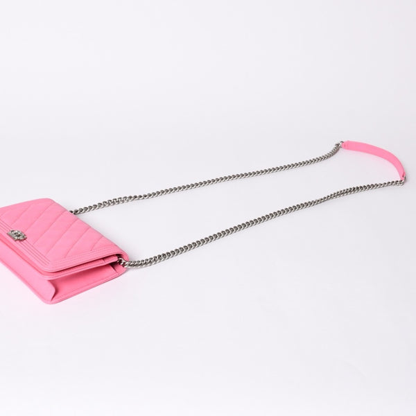 Like new CHANEL Boy Chanel Chain Wallet AP1117 Random Number Coco Mark Caviar Skin Pink Used 4a001448