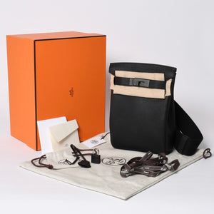 New and unused Hermes Kelly Akkad PM W engraved one shoulder bag black so black monochrome hardware used 4a001334
