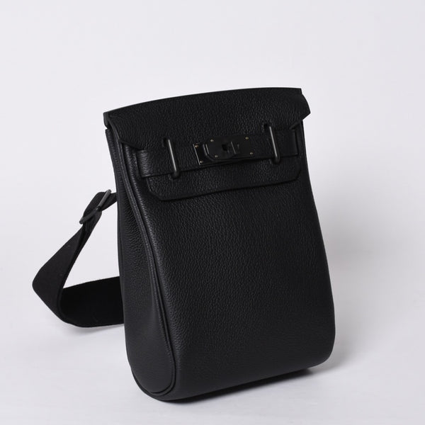 New and unused Hermes Kelly Akkad PM W engraved one shoulder bag black so black monochrome hardware used 4a001334