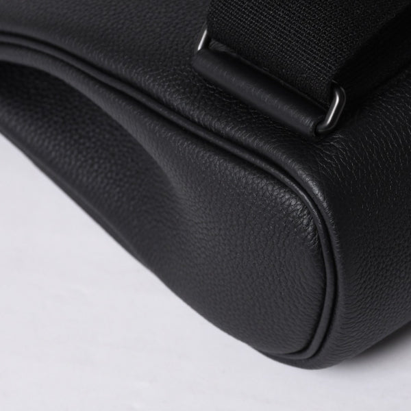 New and unused Hermes Kelly Akkad PM W engraved one shoulder bag black so black monochrome hardware used 4a001334