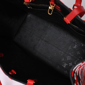 Very good condition LOUIS VUITTON On the Go GM Monogram Tufted Black x Red M45562 Used 4a001467