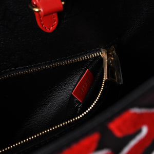 Very good condition LOUIS VUITTON On the Go GM Monogram Tufted Black x Red M45562 Used 4a001467