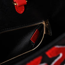 画像をギャラリービューアに読み込む, 極美品 LOUIS VUITTON ルイヴィトン オンザゴーGM モノグラムタフテッド ブラック×レッド M45562 中古 4a001467