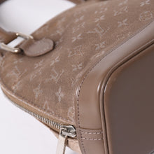 画像をギャラリービューアに読み込む, LOUIS VUITTON ルイヴィトン Monogram モノグラム サテン リトルアルマ M92147 ベージュ シルバー金具 美品 中古 4a001592