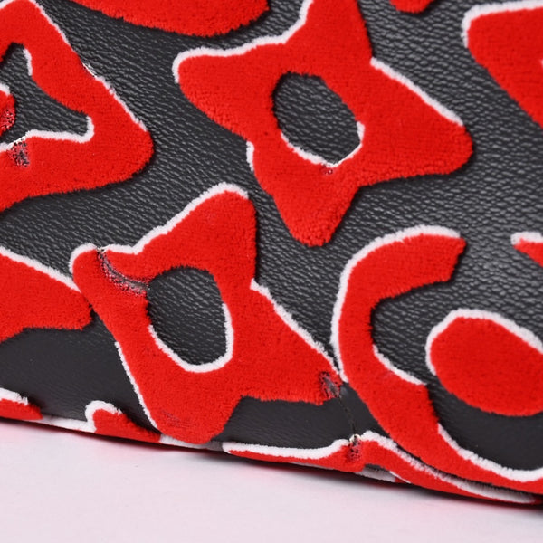 Very good condition LOUIS VUITTON On the Go GM Monogram Tufted Black x Red M45562 Used 4a001467
