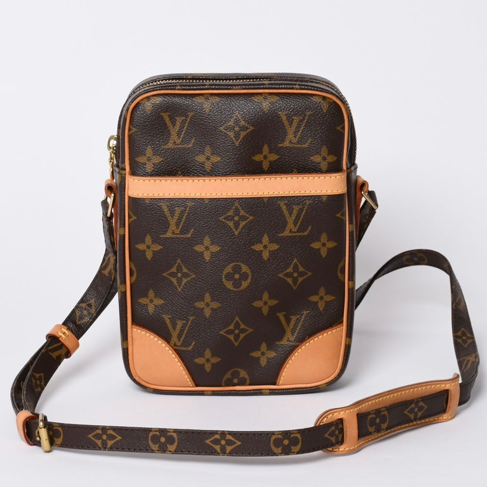 Very good condition LOUIS VUITTON Shoulder bag Danube M45266/TH2009/Monogram/Brown Gold hardware Used 4a001264