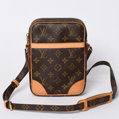 Very good condition LOUIS VUITTON Shoulder bag Danube M45266/TH2009/Monogram/Brown Gold hardware Used 4a001264