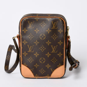 Very good condition LOUIS VUITTON Shoulder bag Danube M45266/TH2009/Monogram/Brown Gold hardware Used 4a001264