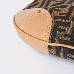 FENDI フェンディ Shoulder Bag ショルダーバッグ ズッカ キャンバス レザー ブラウン ベージュ ゴールド 24088BR234038 美品 中古 4a001143