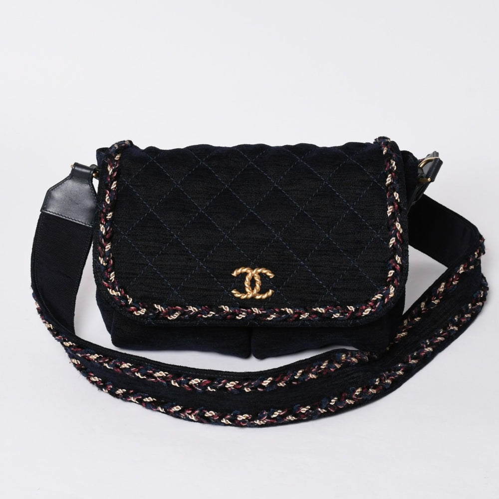 極美品 CHANEL シャネル ショルダーバッグ 24番台 ココマーク キルティング ウールベルベット ネイビー マットゴールド金具 中古 4a001497