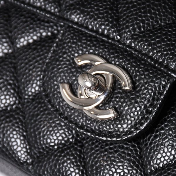 Very good condition CHANEL Matelasse 25 W flap W chain shoulder bag 18th series caviar skin silver hardware used 4a001701
