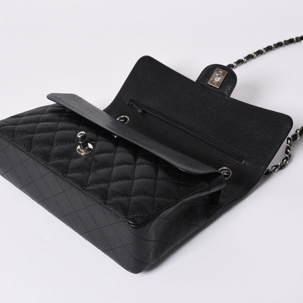 Very good condition CHANEL Matelasse 25 W flap W chain shoulder bag 18th series caviar skin silver hardware used 4a001701