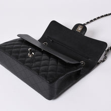 画像をギャラリービューアに読み込む, 極美品 CHANEL シャネル マトラッセ25 Wフラップ Wチェーンショルダーバッグ 18番台 キャビアスキン シルバー金具 中古 4a001701