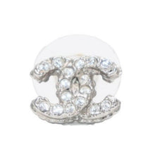 画像をギャラリービューアに読み込む, 極美品 CHANEL シャネル 片耳ピアス ラインストーン A12A シルバー earring CC rhinestone SV A12A 美品 中古 4a000666