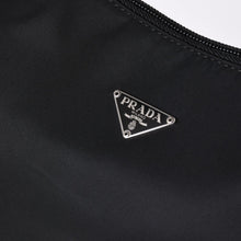 画像をギャラリービューアに読み込む, 極美品 PRADA プラダ ホーボー ワンショルダーバッグ MV515 トライアングルロゴ 三角ロゴプレート ナイロン ブラック 中古 4a001681