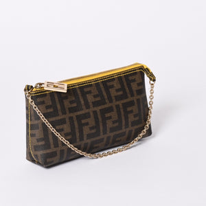 FENDI フェンディ アクセサリーポーチ チェーンポーチ 8BR592 PVC ブラウン イエロー ゴールド金具 美品 中古 4a001153