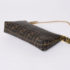 FENDI フェンディ アクセサリーポーチ チェーンポーチ 8BR592 PVC ブラウン イエロー ゴールド金具 美品 中古 4a001153