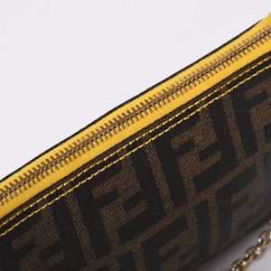 FENDI フェンディ アクセサリーポーチ チェーンポーチ 8BR592 PVC ブラウン イエロー ゴールド金具 美品 中古 4a001153