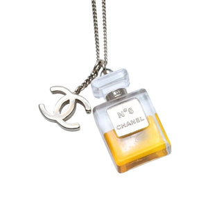 Mint condition CHANEL necklace perfume bottle &amp; CC No. 5 miniature bottle 08A gold necklace perfume bottle&CC 08A GD Excellent condition, used 4a000631