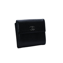 画像をギャラリービューアに読み込む, 極美品 CHANEL シャネル 三つ折り財布 ココマーク 15番台 カーフスキン ブラック シルバー金具 中古 4a001582
