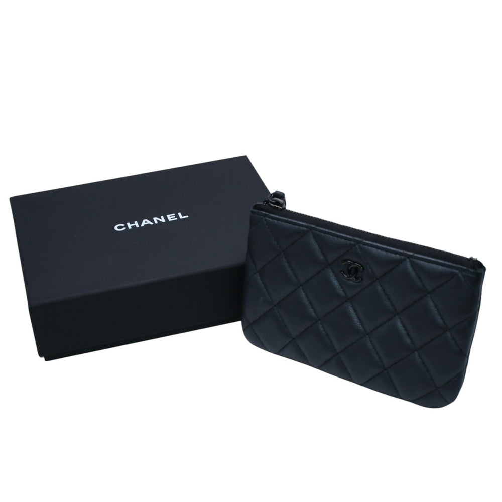 極美品 CHANEL シャネル ポーチ マトラッセ キルティング ランダム番台 ココマーク レザー グレー 中古 4a001613