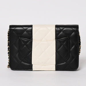 極美品 CHANEL シャネル チェーンウォレット ショルダーバッグ ランダム番台 ココマーク ラムスキン キルティング ブラック ホワイト 中古 4a002839