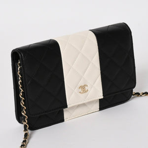 極美品 CHANEL シャネル チェーンウォレット ショルダーバッグ ランダム番台 ココマーク ラムスキン キルティング ブラック ホワイト 中古 4a002839