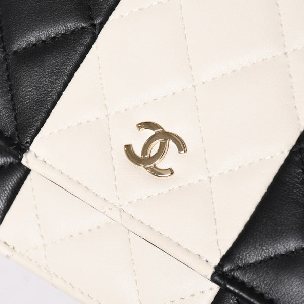 極美品 CHANEL シャネル チェーンウォレット ショルダーバッグ ランダム番台 ココマーク ラムスキン キルティング ブラック ホワイト 中古 4a002839